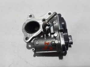  EGR valve 