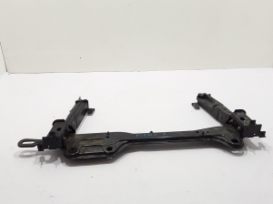 Radiator bracket - 625303449R