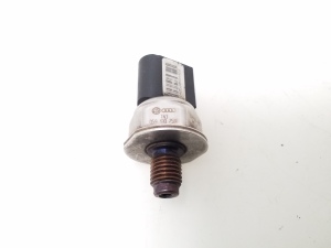  High pressure fuel line sensor 