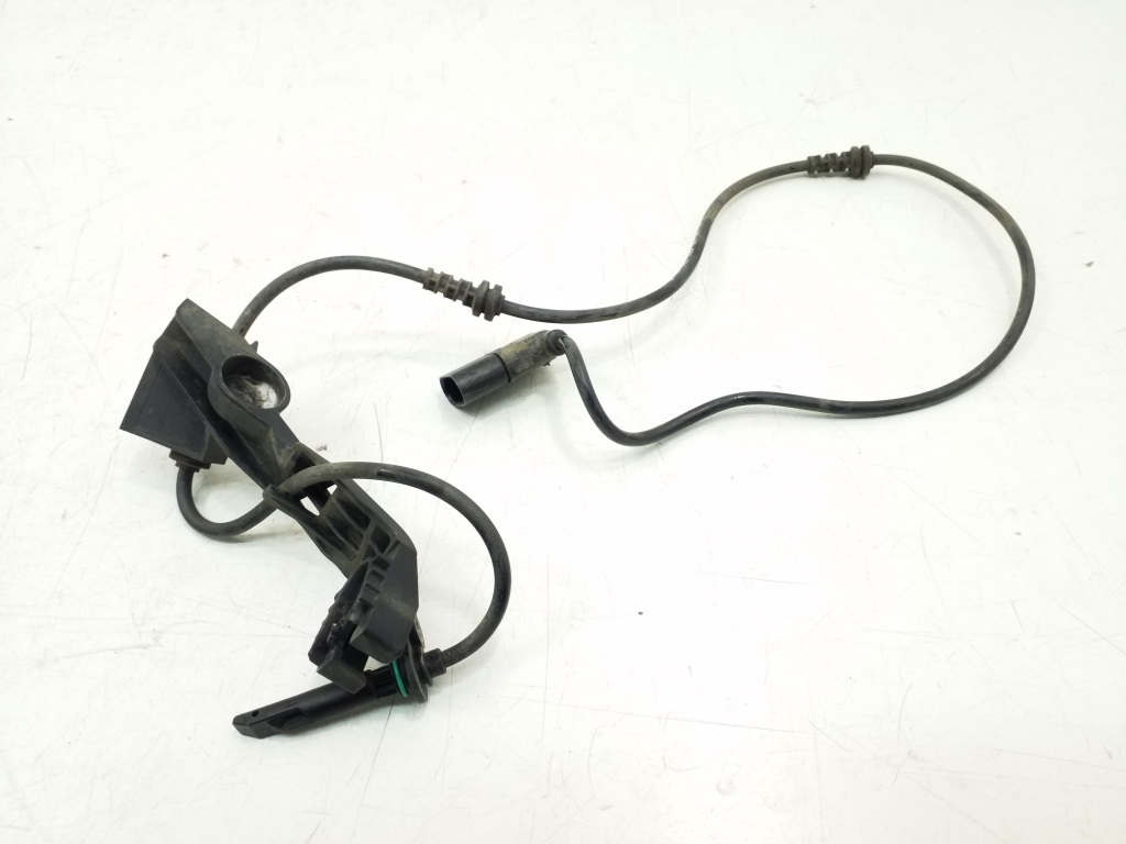 Mercedes Benz C-Class 205 (2014–2021) ABS-Sensor vorne A2059058103 Mercedes Benz C-Class 205 (2014–2021) ABS-Sensor vorne A2059058103
