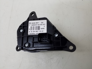 Mercedes Benz E-Class W212 (2009–2015) Roolilüliti A2048210051 - 2