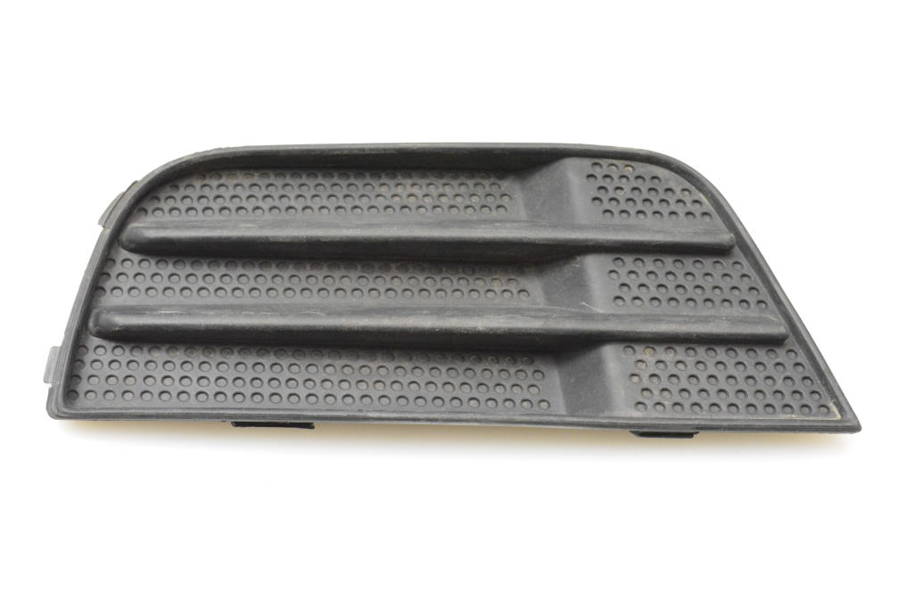 Ford Fusion (2002–2005) Front bumper lower grille 2N1119953C Ford Fusion (2002–2005) Front bumper lower grille 2N1119953C