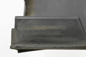 Volkswagen Passat B6 (2005–2010) Veel üks välise aknalaua detail 3C0853897 - 3