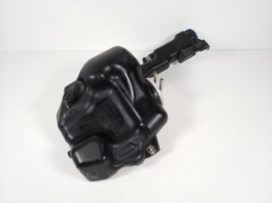 Mercedes Benz E-Class W207 (2009–2017) Scheibenwaschbehälter vorne A2048602360 - 3