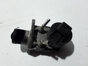  EGR valve 