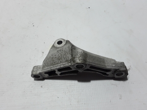 Kraftstoffpumpenhalter - 7810698