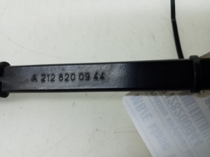 Mercedes Benz E-Class W212 (2009–2015) Esiklaasi puhasti hoob A2128200944 - 3