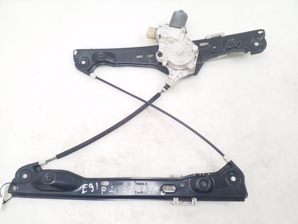 BMW 3 SERIES E91 (2005–2013) Esiukse aknatõstuk ja selle osad BMW 3 SERIES E91 (2005–2013) Esiukse aknatõstuk ja selle osad