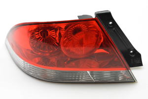 Mitsubishi Lancer (2000–2007) Hintere Eckleuchte und ihre Teile