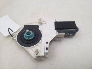 AUDI A5 (2007–2016) Front door window regulator motor 8T0959801C - 3