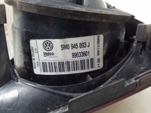 Volkswagen Golf V (2003–2009) Tagatuli tagaluugil 5M0945093J - 4