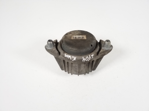 Mercedes Benz E-Class W207 (2009–2017) Engine mount A2042402317 - 3