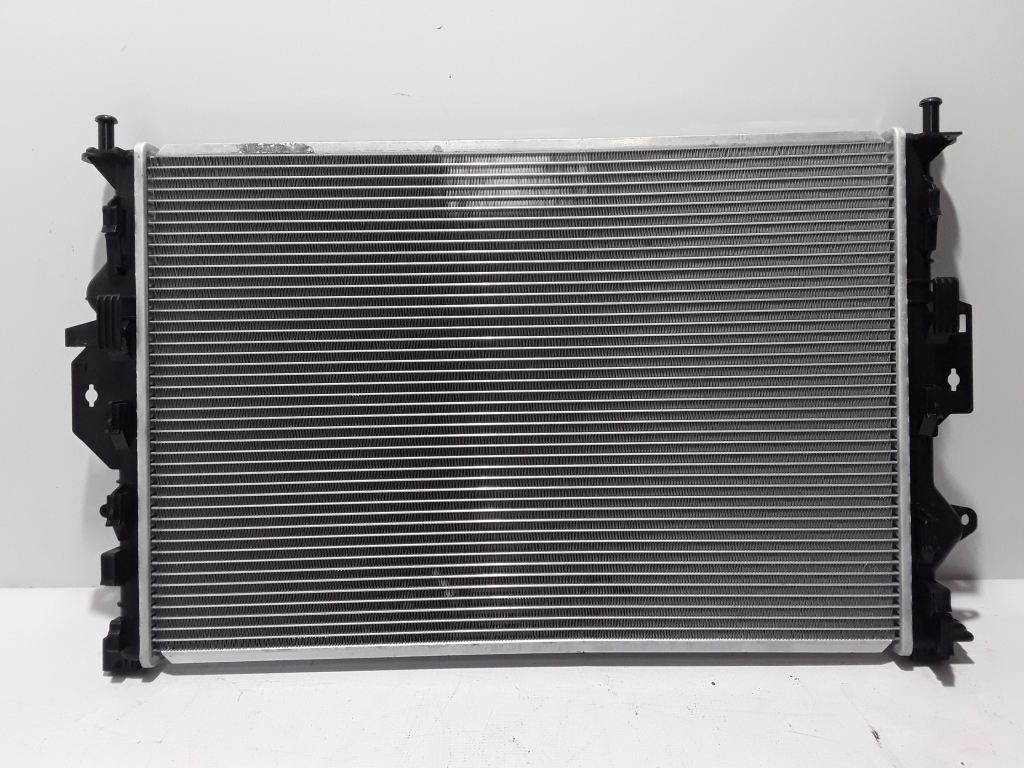 VOLVO XC60 1 generation (2008-2017) Охлаждающий радиатор 31368361 22384407