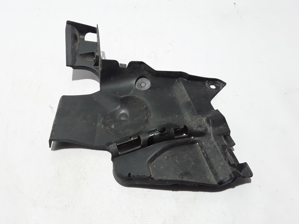 Used Dacia Duster Other part of the front wing 638318745R