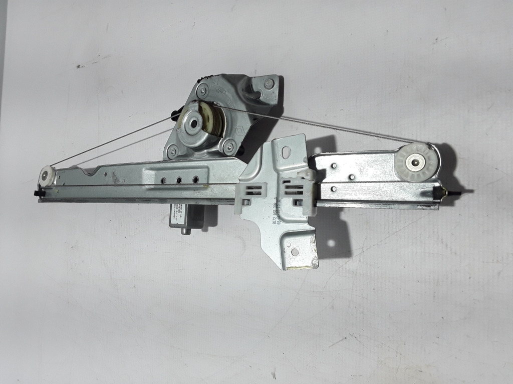 DACIA Duster 1 generation (2010-2017) Front Right Door Window Regulator 807206838R 22384677