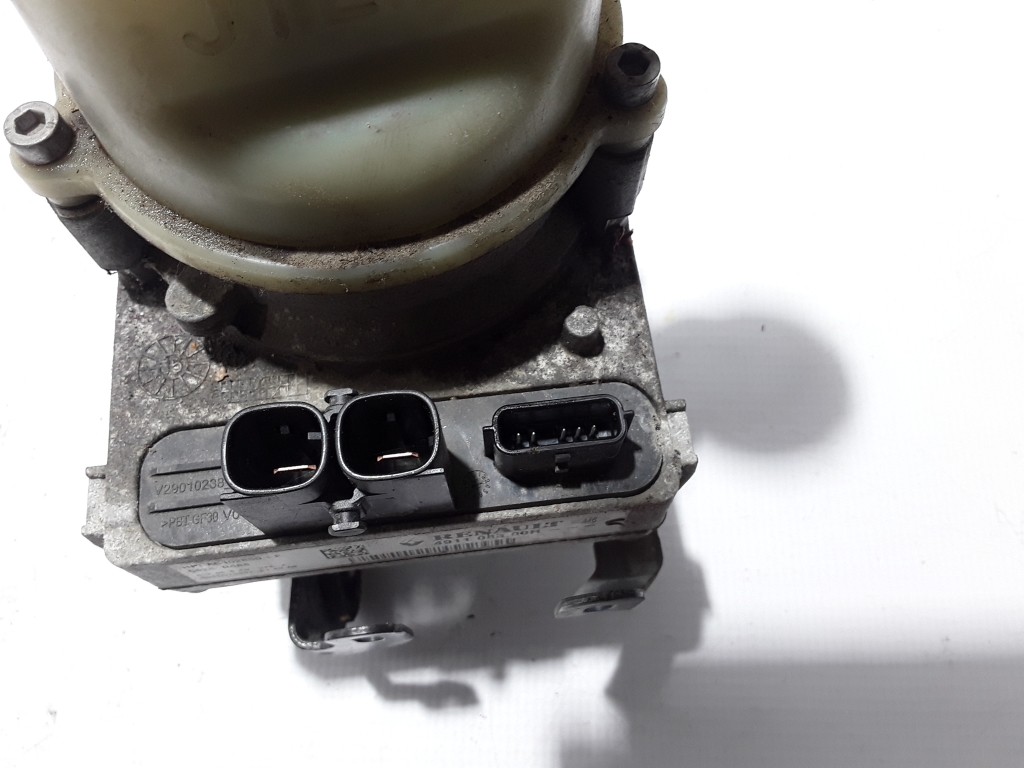 Used Dacia Duster Electric power steering pump 491108300R