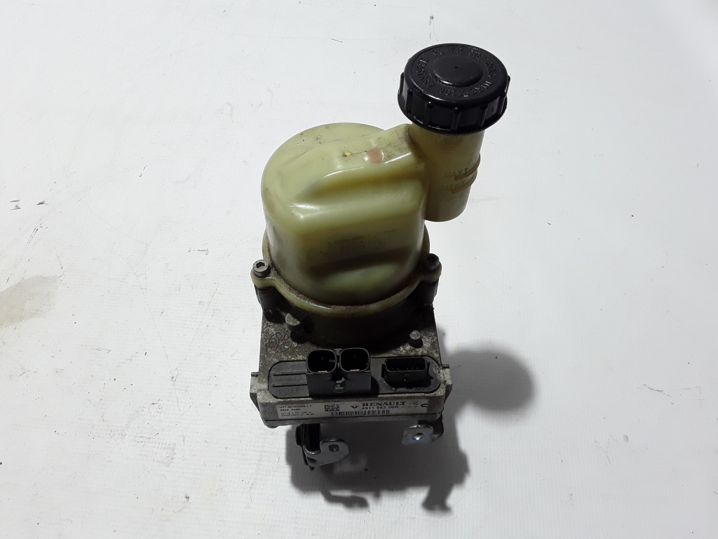 Used Dacia Duster Electric power steering pump 491108300R