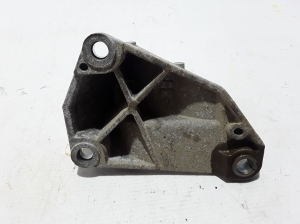  Front axle bracket 