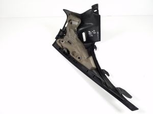 Mercedes Benz E-Class W207 (2009–2017) Tagumise toe sisekujundus A2076903025 - 4