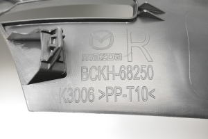 Mazda 3 IV (2019–2026) Tagumise toe sisekujundus bckh68250 - 3