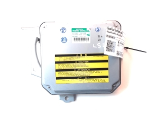 Boîtier de commande pour phares au xénon - 8918150010