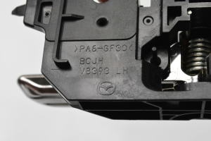 Mazda 3 IV (2019–2026) Front door inner handle - 3