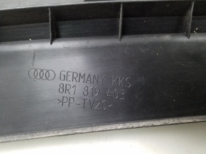 AUDI Q5 (2008–2017) Windlaufverkleidung (Scheibenwischerabdeckung) 8R1819403 - 2