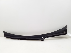 AUDI Q5 (2008–2017) Windlaufverkleidung (Scheibenwischerabdeckung) 8R1819403