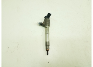  Fuel injector 