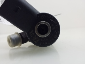  Fuel injector 