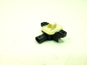 Mercedes Benz A-Class 176 (2012–2018) Airbagsensor A1668210351 - 2