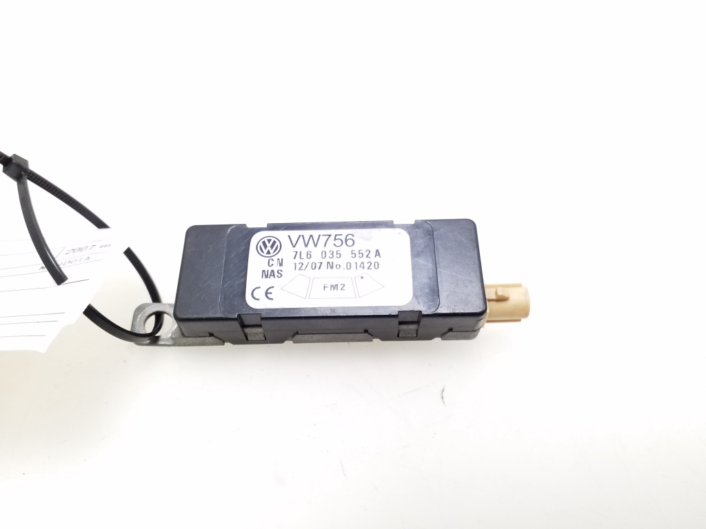 VOLKSWAGEN Touareg 1 generation (2002-2010) Amplificateur d'antenne du couvercle de coffre 7L6035552A 25075196