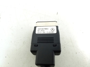 Mercedes Benz E-Class W207 (2009–2017) Sonstiges Teil der Audioanlage A0018276804 - 2