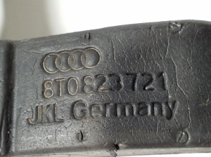 AUDI A5 (2007–2016) Priekšējā spārna cita detaļa 8T0823721 - 2