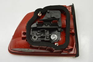 Volkswagen Touran II (2010–2015) Hintere Eckleuchte und ihre Teile 1T0945093A - 3
