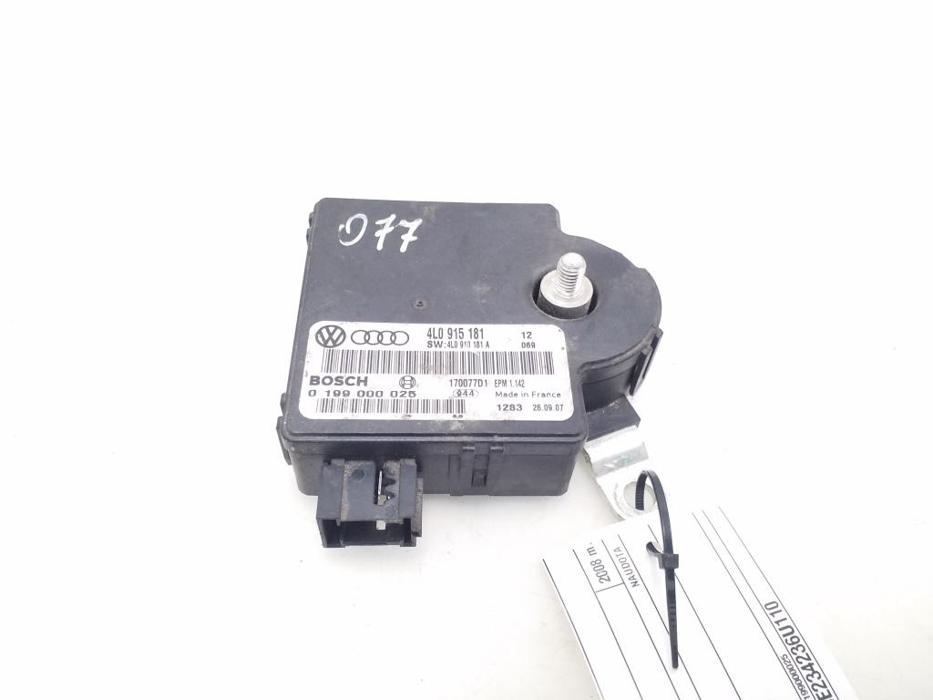 Used AUDI Q7 Control panel 4L0915181