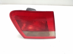  Rear lamp on the handrail and its details 