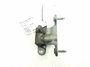 Front door lower hinge - A2077200837