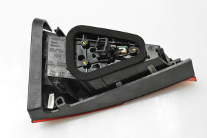 Skoda Superb (2015–2026) Tagatuli tagaluugil 3V9945308C - 2