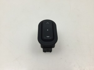 Rear side door window switch - 13363100