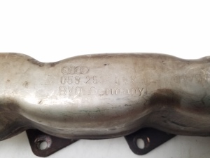  Exhaust manifold 