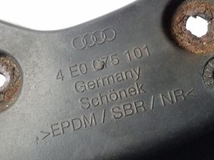 AUDI A8 D3 (2002–2010) Schmutzfänger 4E0075101 - 2