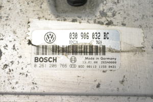 Volkswagen Polo III (1994–2001) Engine control unit 030906032BC - 3