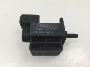 Volkswagen Passat B5 (1997–2005) Magnetventil 037906283A - 3