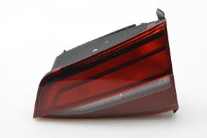 Tail light on trunk lid - 5C6945094