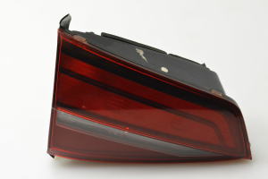 Tail light on trunk lid - 5C69945093