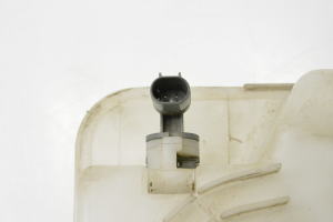 BMW 5 SERIES E60 (2003–2010) Front washer fluid reservoir 7034967 - 2