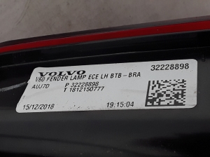 VOLVO V60 (2010–2018) Eckleuchte hinten 32228898 - 4