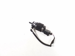 AUDI A5 (2007–2016) Front windshield washer pump 8K5955647 - 3