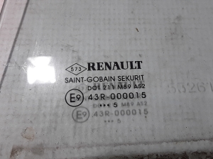RENAULT Megane III (2008–2016) Aizmugurējo sānu durvju stikls 823010029R - 3